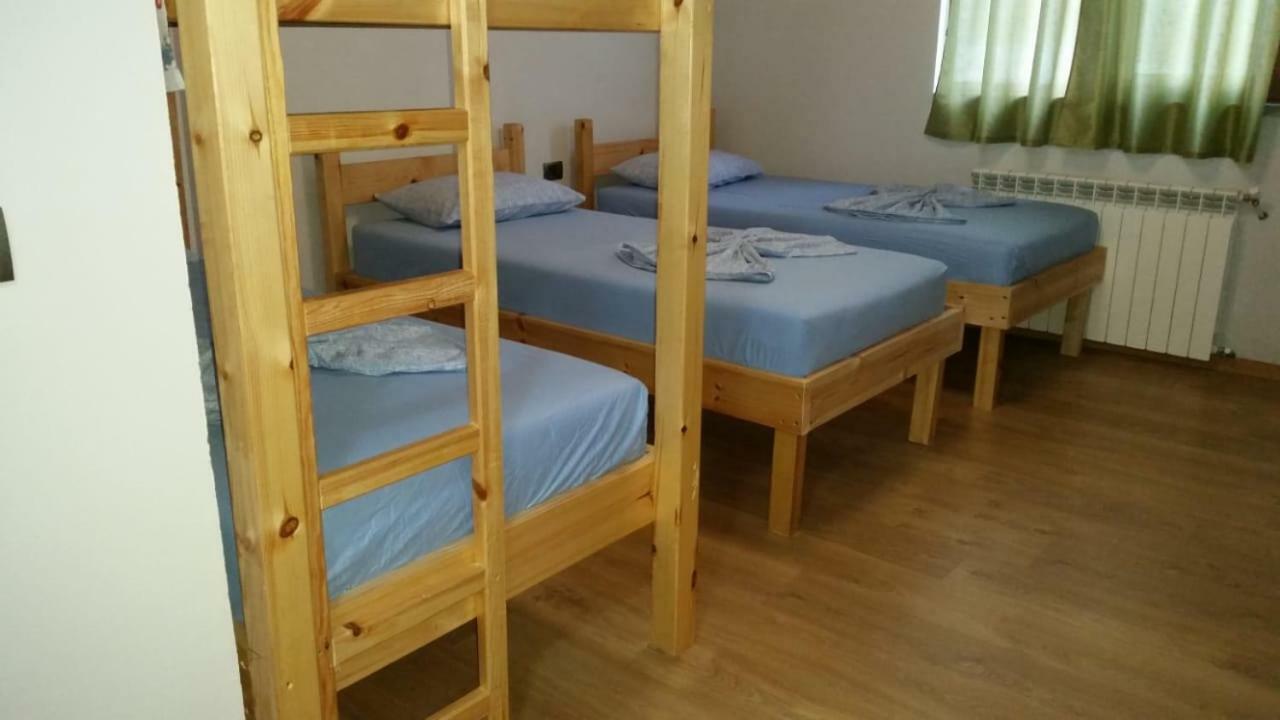 Отель Bujtina E Tomorrit Ujanik Экстерьер фото